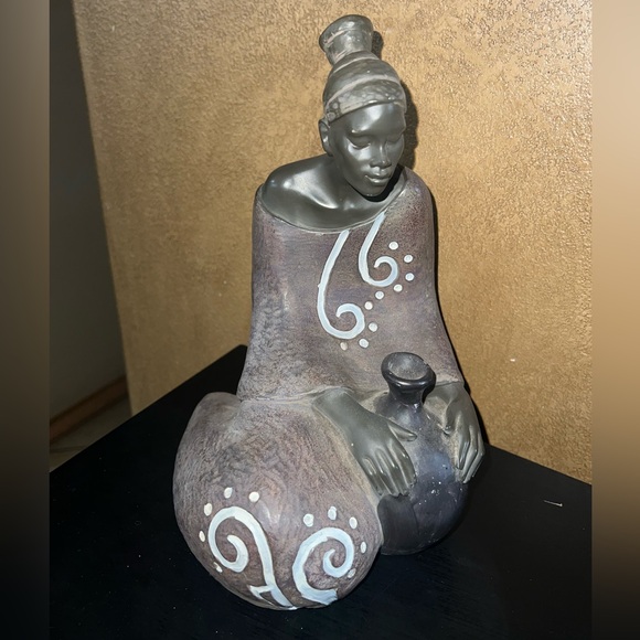 SEYMOUR MANN Handcrafted African Themed Figurine Woman With Pottery - Picture 4 of 12